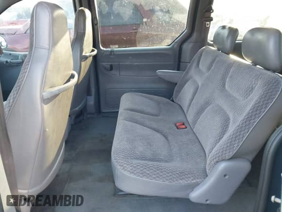 2000 Dodge Grand Caravan with VIN 2B4GP24G2YR761530, listed as a IAAI auction lot 41761127 with 200,000 mi miles and . Bid and sale history available at DreamBid. Image 8.