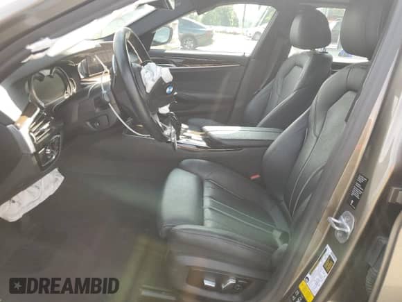 2019 BMW 5 Series 540i xDrive z VIN WBAJE7C52KG893057, wystawiony jako Copart lot #66627675 z przebiegiem Nie podano mil oraz Szkoda całkowita • Salvage title. Historia ofert i sprzedaży dostępna na DreamBid. Obrazek 7.