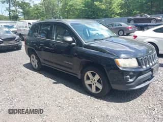 2013 Jeep Compass Limited z VIN 1C4NJDCB3DD225499, wystawiony jako IAAI lot #42789272 z przebiegiem 134 422 mil mil oraz . Historia ofert i sprzedaży dostępna na DreamBid. Obrazek 1.