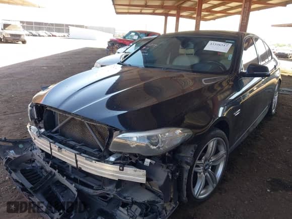 2015 BMW 5 Series 535i с VIN WBA5B1C52FD919543, выставлен на аукционе IAAI как лот 43326517 с пробегом 127 099 миль миль и . История ставок и продаж доступна на DreamBid. Изображение 2.