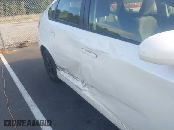 2013 Toyota Prius Three с VIN JTDKN3DU8D5651751, выставлен на аукционе IAAI как лот 43410902 с пробегом 123 378 миль миль и . История ставок и продаж доступна на DreamBid. Изображение 19.