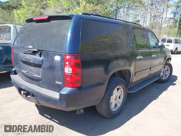 2008 Chevrolet Suburban 3LT z VIN 1GNFK16368J138876, wystawiony jako IAAI lot #42039588 z przebiegiem 318 374 mil mil oraz . Historia ofert i sprzedaży dostępna na DreamBid. Obrazek 4.
