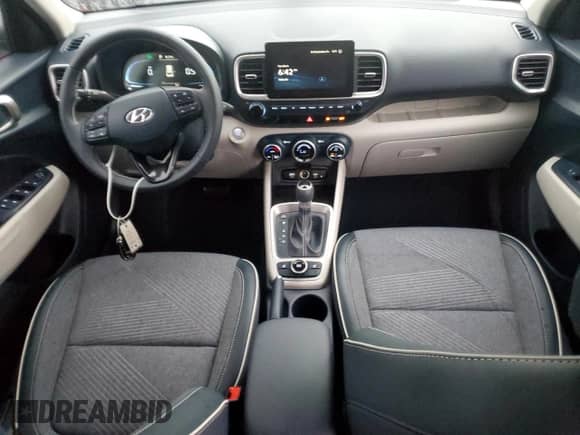 2024 Hyundai Venue SEL с VIN KMHRC8A39RU327262, выставлен на аукционе Copart как лот 73938144 с пробегом 406 миль миль и Списание • Salvage title. История ставок и продаж доступна на DreamBid. Изображение 8.