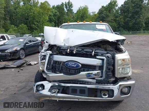 2015 Ford F-250 XLT with VIN 1FT7X2A68FEA14099, listed as a IAAI auction lot 43107284 with 386,115 mi miles and . Bid and sale history available at DreamBid. Image 6.