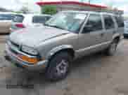 2002 Chevrolet Blazer LS с VIN 1GNDT13W32K218169, выставлен на аукционе IAAI как лот 42397295 с пробегом 99 970 миль миль и . История ставок и продаж доступна на DreamBid. Изображение 2.