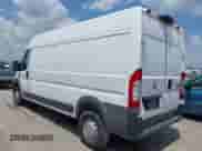 2018 Ram ProMaster Cargo z VIN 3C6TRVDG3JE147615, wystawiony jako IAAI lot #42657540 z przebiegiem 226 520 mil mil oraz . Historia ofert i sprzedaży dostępna na DreamBid. Obrazek 3.