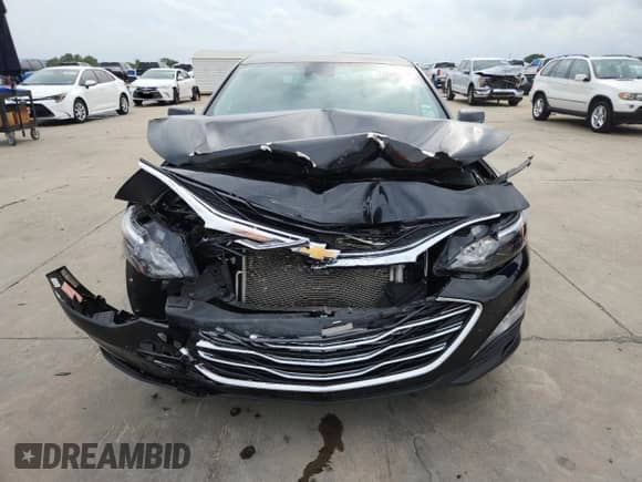 2025 Chevrolet Malibu LT with VIN 1G1ZD5STXSF131588, listed as a Copart auction lot 90022945 with 32,175 mi miles and Clean title. Bid and sale history available at DreamBid. Image 5.