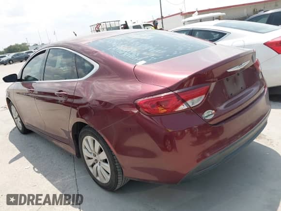2015 Chrysler 200 LX с VIN 1C3CCCFBXFN550854, выставлен на аукционе IAAI как лот 43103868 с пробегом 164 877 миль миль и . История ставок и продаж доступна на DreamBid. Изображение 3.