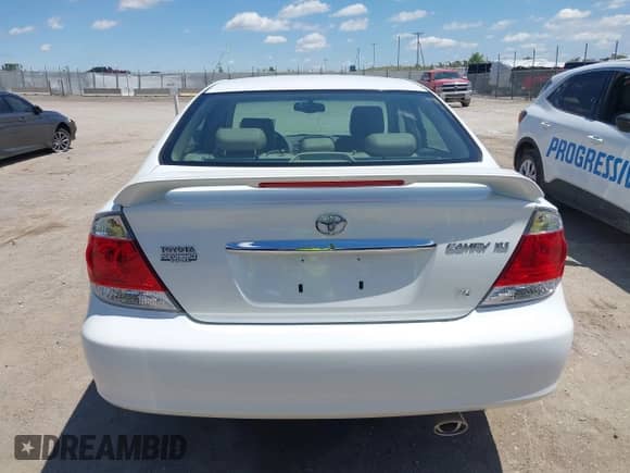 2005 Toyota Camry LE с VIN 4T1BF32K25U090559, выставлен на аукционе IAAI как лот 42338647 с пробегом 57 231 миль миль и . История ставок и продаж доступна на DreamBid. Изображение 16.