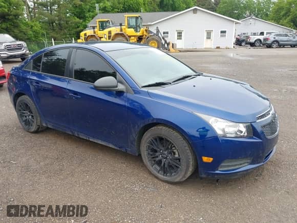 2013 Chevrolet Cruze LS с VIN 1G1PB5SH1D7288562, выставлен на аукционе IAAI как лот 42312715 с пробегом 188 633 миль миль и . История ставок и продаж доступна на DreamBid. Изображение 1.