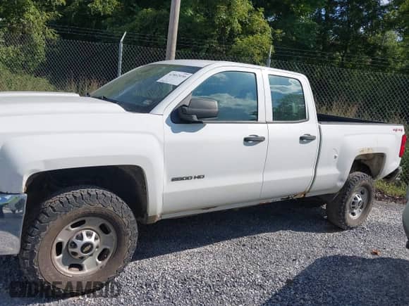 2015 Chevrolet Silverado 2500HD Work Truck z VIN 1GC2KUEG6FZ514228, wystawiony jako IAAI lot #42802030 z przebiegiem 149 209 mil mil oraz . Historia ofert i sprzedaży dostępna na DreamBid. Obrazek 14.