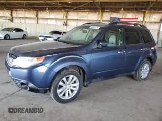 2013 Subaru Forester X Premium z VIN JF2SHADCXDH417548, wystawiony jako Copart lot #82001475 z przebiegiem 177 571 mil mil oraz Czysty tytuł • Clean title. Historia ofert i sprzedaży dostępna na DreamBid. Obrazek 1.