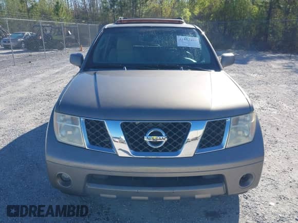 2006 Nissan Pathfinder SE z VIN 5N1AR18U06C634645, wystawiony jako IAAI lot #41854696 z przebiegiem 209 129 mil mil oraz . Historia ofert i sprzedaży dostępna na DreamBid. Obrazek 6.