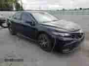2021 Toyota Camry SE z VIN 4T1S11AK1MU439696, wystawiony jako Copart lot #51130945 z przebiegiem 74 525 mil mil oraz Szkoda całkowita • Salvage title. Historia ofert i sprzedaży dostępna na DreamBid. Obrazek 4.
