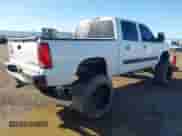 2005 Chevrolet Silverado 1500 Z71 z VIN 2GCEK13T551287925, wystawiony jako IAAI lot #43392727 z przebiegiem 275 768 mil mil oraz . Historia ofert i sprzedaży dostępna na DreamBid. Obrazek 4.