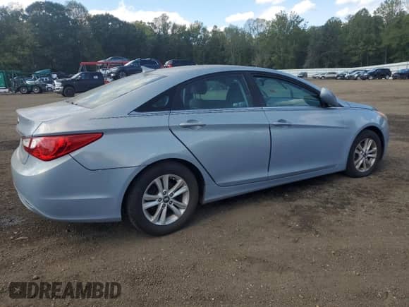 2011 Hyundai Sonata GLS z VIN 5NPEB4AC2BH097157, wystawiony jako Copart lot #84432055 z przebiegiem 164 577 mil mil oraz Szkoda całkowita • Salvage title. Historia ofert i sprzedaży dostępna na DreamBid. Obrazek 3.