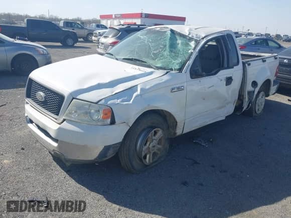 2004 Ford F-150 STX z VIN 1FTRF02W24KD78421, wystawiony jako IAAI lot #41834609 z przebiegiem 213 676 mil mil oraz . Historia ofert i sprzedaży dostępna na DreamBid. Obrazek 2.