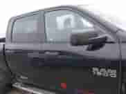 2013 Ram 1500 Express z VIN 1C6RR7KT3DS720228, wystawiony jako IAAI lot #42528357 z przebiegiem 138 295 mil mil oraz . Historia ofert i sprzedaży dostępna na DreamBid. Obrazek 13.