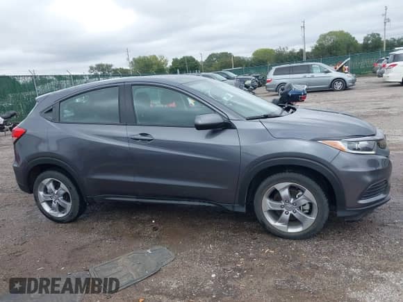 2020 Honda HR-V LX с VIN 3CZRU5H30LM704170, выставлен на аукционе IAAI как лот 43269615 с пробегом 23 761 миль миль и . История ставок и продаж доступна на DreamBid. Изображение 13.