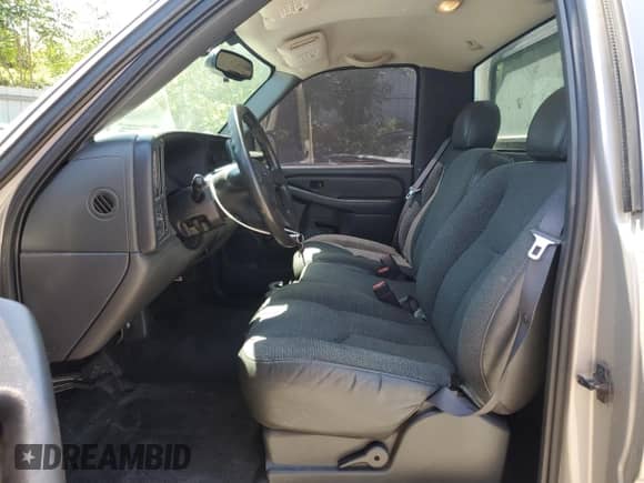 2004 Chevrolet Silverado 1500 с VIN 1GCEC14X94Z149485, выставлен на аукционе Copart как лот 61938015 с пробегом 165 449 миль миль и Чистый • Clean title. История ставок и продаж доступна на DreamBid. Изображение 7.
