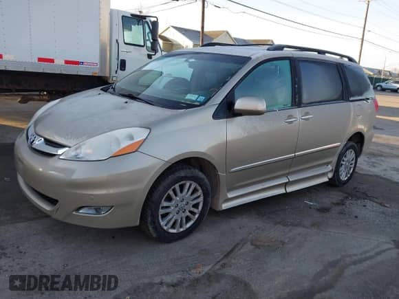 2010 Toyota Sienna XLE с VIN 5TDYK4CC3AS332779, выставлен на аукционе IAAI как лот 41808741 с пробегом 106 357 миль миль и . История ставок и продаж доступна на DreamBid. Изображение 17.