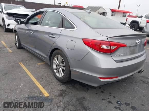 2016 Hyundai Sonata SE z VIN 5NPE24AF2GH361754, wystawiony jako IAAI lot #43549431 z przebiegiem 116 706 mil mil oraz . Historia ofert i sprzedaży dostępna na DreamBid. Obrazek 3.