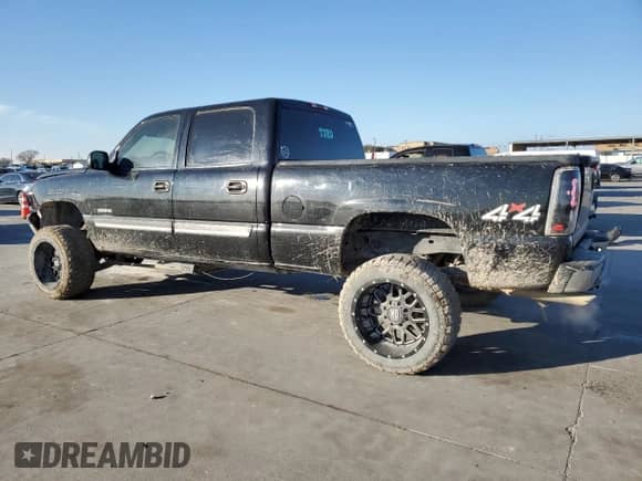 2003 Chevrolet Silverado 1500HD LT with VIN 1GCGK13UX3F135176, listed as a Copart auction lot 89281775 with 295,017 mi miles and Salvage title. Bid and sale history available at DreamBid. Image 2.
