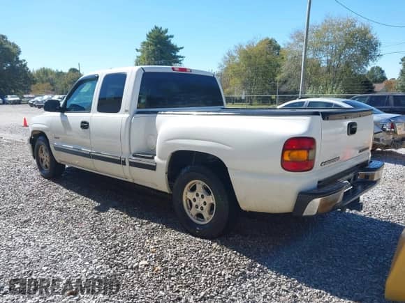 2002 Chevrolet Silverado 1500 LT with VIN 1GCEC19T32Z284304, listed as a IAAI auction lot 43425991 with 223,552 mi miles and . Bid and sale history available at DreamBid. Image 3.