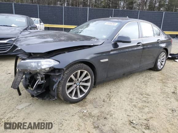 2015 BMW 5 Series 535d xDrive z VIN WBAFV3C5XFD686924, wystawiony jako Copart lot #50305025 z przebiegiem Nie podano mil oraz Szkoda całkowita • Salvage title. Historia ofert i sprzedaży dostępna na DreamBid. Obrazek 1.
