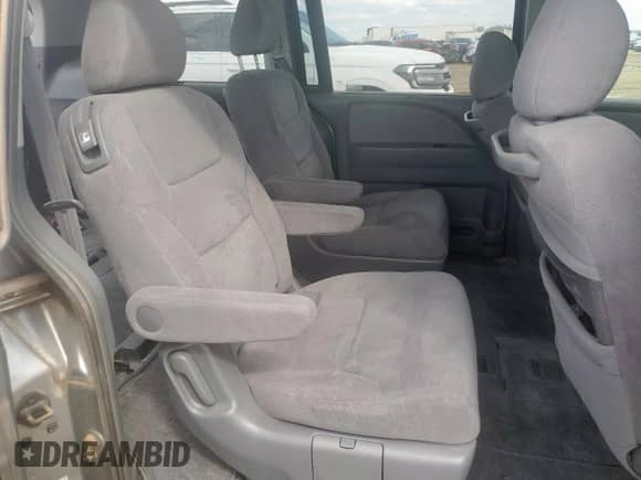 2006 Honda Odyssey EX z VIN 5FNRL38446B001170, wystawiony jako Copart lot #81488605 z przebiegiem 141 809 mil mil oraz Szkoda całkowita • Salvage title. Historia ofert i sprzedaży dostępna na DreamBid. Obrazek 11.