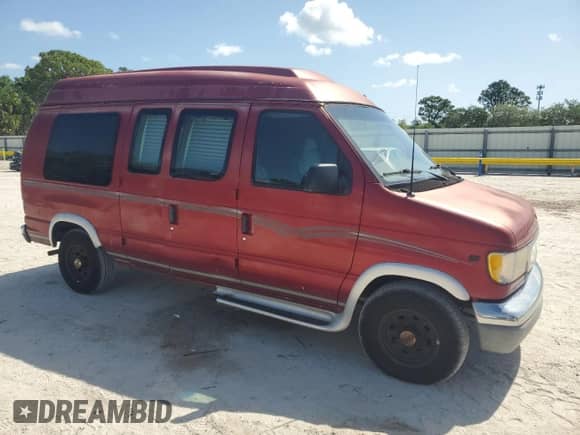 2000 Ford Econoline Cargo Recreational с VIN 1FDRE14W3YHC01283, выставлен на аукционе Copart как лот 52724845 с пробегом 118 826 миль миль и Чистый • Clean title. История ставок и продаж доступна на DreamBid. Изображение 4.