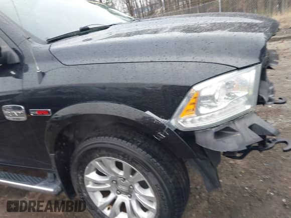 2016 Ram 1500 Limited z VIN 1C6RR7WM4GS125993, wystawiony jako IAAI lot #41394198 z przebiegiem 113 681 mil mil oraz . Historia ofert i sprzedaży dostępna na DreamBid. Obrazek 19.