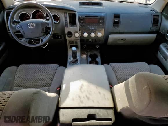 2010 Toyota Tundra с VIN 5TFRM5F1XAX011623, выставлен на аукционе Copart как лот 82263905 с пробегом 230 936 миль миль и Чистый • Clean title. История ставок и продаж доступна на DreamBid. Изображение 8.