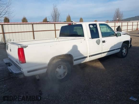 1997 GMC Sierra 1500 с VIN 2GTEC19R8V1561126, выставлен на аукционе IAAI как лот 41456149 с пробегом 240 605 миль миль и . История ставок и продаж доступна на DreamBid. Изображение 4.
