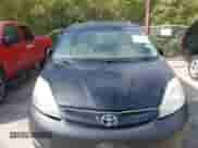 2009 Toyota Sienna XLE z VIN 5TDZK22CX9S238114, wystawiony jako IAAI lot #43470776 z przebiegiem 306 468 mil mil oraz . Historia ofert i sprzedaży dostępna na DreamBid. Obrazek 12.