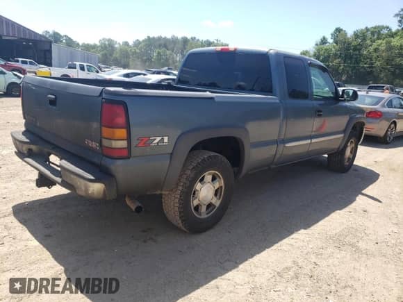 2006 GMC Sierra 1500 SLE1 with VIN 2GTEK19B261278552, listed as a Copart auction lot 56952085 with 314,082 mi miles and Clean title. Bid and sale history available at DreamBid. Image 3.