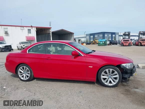 2013 BMW 3 Series 328i z VIN WBADW3C57DJ526633, wystawiony jako IAAI lot #43279188 z przebiegiem 73 781 mil mil oraz . Historia ofert i sprzedaży dostępna na DreamBid. Obrazek 13.