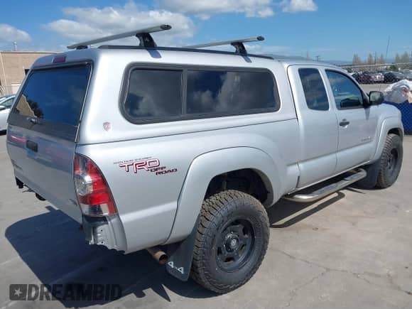 2011 Toyota Tacoma z VIN 5TFUU4EN7BX007149, wystawiony jako IAAI lot #40732059 z przebiegiem 96 347 mil mil oraz . Historia ofert i sprzedaży dostępna na DreamBid. Obrazek 4.