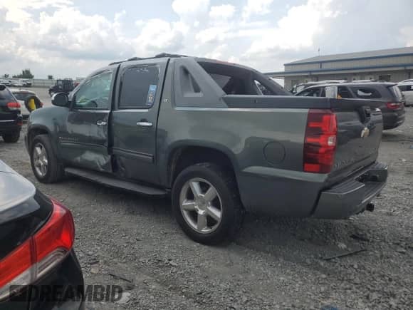 2011 Chevrolet Avalanche LT with VIN 3GNMCFE05BG102176, listed as a Copart auction lot 63398594 with 150,513 mi miles and Salvage title. Bid and sale history available at DreamBid. Image 2.