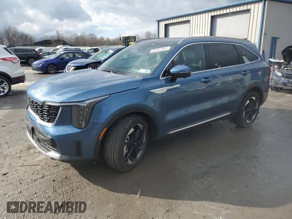 2025 Kia Sorento SX Prestige with VIN KNDRMDJH2S5299570, listed as a Copart auction lot 82481984 with 4,325 mi miles and Salvage title. Bid and sale history available at DreamBid. Image 1.