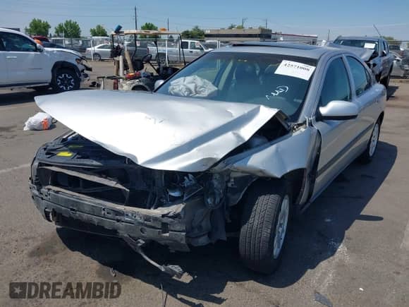 2001 Volvo S60 с VIN YV1RS61N812008524, выставлен на аукционе IAAI как лот 42571008 с пробегом 208 923 миль миль и . История ставок и продаж доступна на DreamBid. Изображение 6.