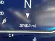 2022 Chevrolet Silverado 1500 RST z VIN 1GCUDEED7NZ585337, wystawiony jako IAAI lot #42092773 z przebiegiem 37 402 mil mil oraz . Historia ofert i sprzedaży dostępna na DreamBid. Obrazek 16.