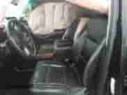 2017 Chevrolet Suburban Premier z VIN 1GNSCJKCXHR312158, wystawiony jako IAAI lot #40399105 z przebiegiem 150 560 mil mil oraz . Historia ofert i sprzedaży dostępna na DreamBid. Obrazek 5.