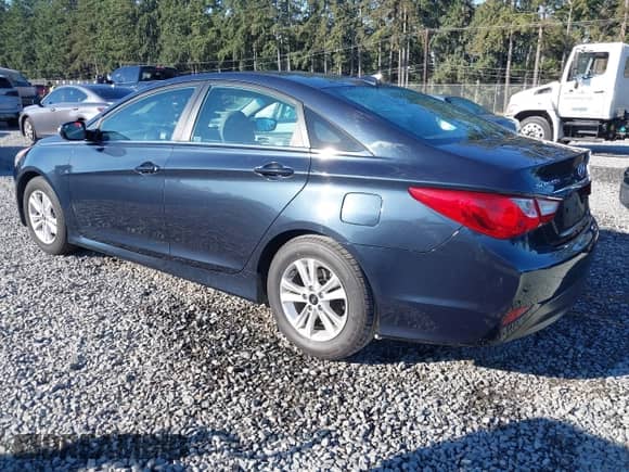 2014 Hyundai Sonata GLS z VIN 5NPEB4AC1EH822042, wystawiony jako IAAI lot #43235585 z przebiegiem 137 540 mil mil oraz . Historia ofert i sprzedaży dostępna na DreamBid. Obrazek 3.