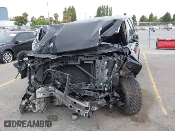 2020 Chevrolet Tahoe Commercial z VIN 1GNLCDECXLR294643, wystawiony jako IAAI lot #42643177 z przebiegiem Nie podano mil oraz . Historia ofert i sprzedaży dostępna na DreamBid. Obrazek 12.
