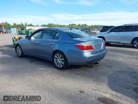 2011 Hyundai Genesis с VIN KMHGC4DE7BU134725, выставлен на аукционе IAAI как лот 43133073 с пробегом 89 546 миль миль и . История ставок и продаж доступна на DreamBid. Изображение 3.