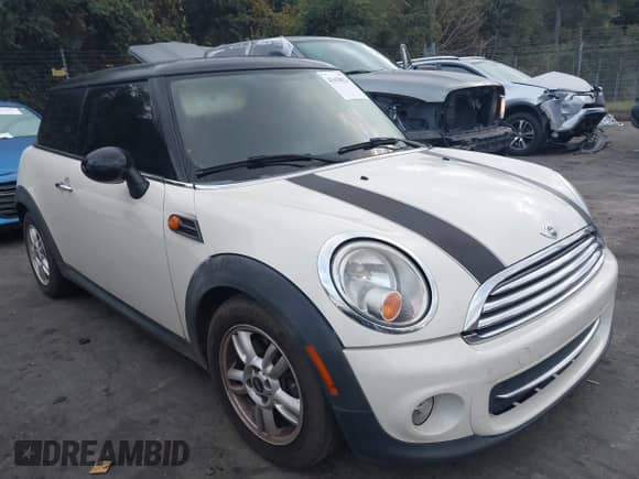 2013 MINI Hardtop with VIN WMWSU3C53DT688406, listed as a IAAI auction lot 43420024 with 207,917 mi miles and . Bid and sale history available at DreamBid. Image 1.