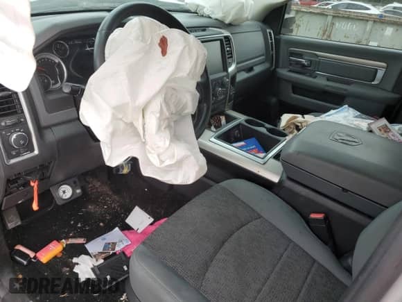 2015 Ram 1500 Outdoorsman с VIN 1C6RR7LT1FS548234, выставлен на аукционе Copart как лот 67813565 с пробегом 70 080 миль миль и Списание • Salvage title. История ставок и продаж доступна на DreamBid. Изображение 8.