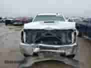 2017 Chevrolet Silverado 2500HD Work Truck z VIN 1GC1KUEY3HF224084, wystawiony jako Copart lot #71694455 z przebiegiem 132 441 mil mil oraz Nie do naprawy • Non repairable. Historia ofert i sprzedaży dostępna na DreamBid. Obrazek 5.