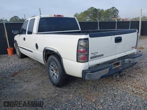 2005 GMC Sierra 1500 SLE с VIN 2GTEC19T251318844, выставлен на аукционе IAAI как лот 41781884 с пробегом 230 058 миль миль и . История ставок и продаж доступна на DreamBid. Изображение 3.